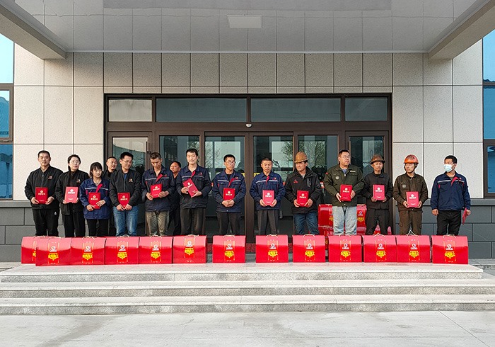 生產(chǎn)部門(mén)員工頒獎